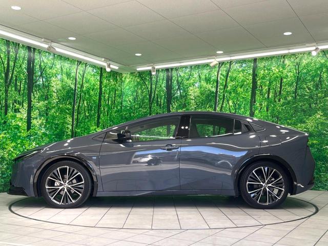 プリウス Ｚ　サンルーフ　エアロ　純正１２インチナビ　全周囲カメラ　デジタルインナーミラー　置くだけ充電　黒革シート　パワーシート　ＡＣ１００Ｖ　シートベンチレーション　パワーバックドア　ステアリンク（23枚目）