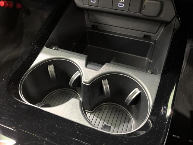 プリウス Ｚ　ガラスルーフ　純正１２インチＤＡ　全周囲カメラ　パワーシート　シートメモリー　パワーバックドア　フルセグ　ＥＴＣ　ベンチレーション　ステアリングヒーター　ＬＥＤヘッド　レーダークルーズ（70枚目）