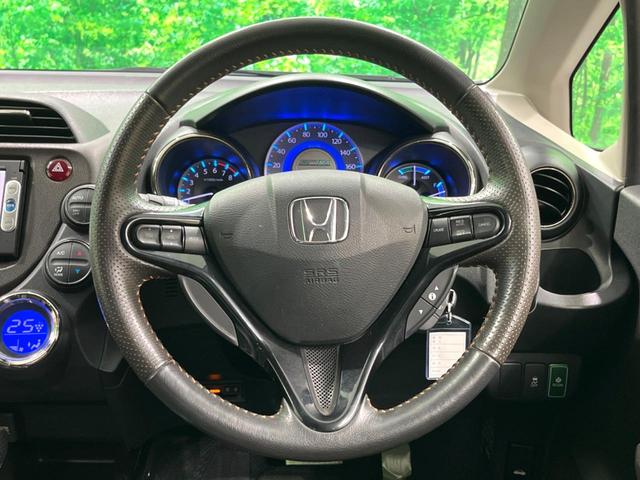 �y�����v�����X�e�A�����O�z�㎿�Ȋv���g�p���邱�ƂŁA��ɂ����������݂ƂĂ��^�]���₷���n���h���ł���