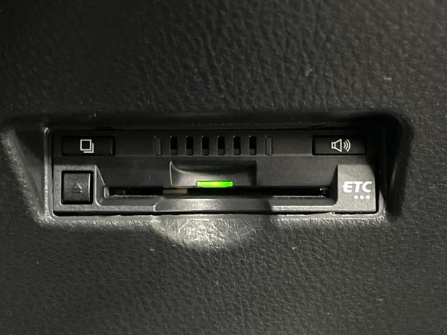 Ｃ－ＨＲ Ｇ　モード　ネロ　純正９インチナビ　バックカメラ　衝突軽減　レーダークルーズ　ＥＴＣ　ＢＳＭ　シートヒーター　スマートキー　オートエアコン　オートライト（6枚目）