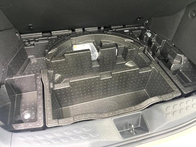 Ｃ－ＨＲ Ｇ　モード　ネロ　純正９インチナビ　バックカメラ　衝突軽減　レーダークルーズ　ＥＴＣ　ＢＳＭ　シートヒーター　スマートキー　オートエアコン　オートライト（31枚目）