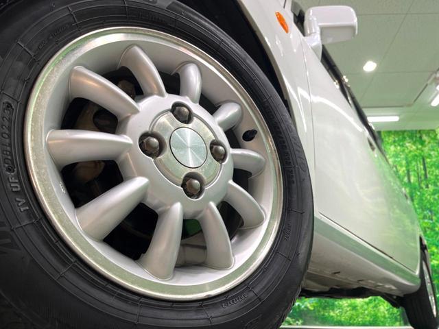 �y�����P�R�C���`�A���~�z�C�[���z�O�ςɃ}�b�`���������A���~�z�C�[���𑕒����Ă���܂��B�e��ЊO�A���~�z�C�[����A�X�^�b�h���X�^�C�����戵�����Ă���܂��B���񂲑��k����������