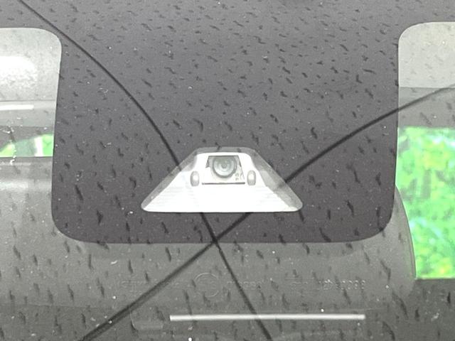 �y�X�}�[�g�A�V�X�g�z���s���ɑO���̎ԗ�����F�����A�Փ˂������Ȏ��͌x��ƃu���[�L�ŏՓˉ���Ɣ�Q�y�����A�V�X�g�B�����S�Ƀh���C�u�����y���݂��������܂��B