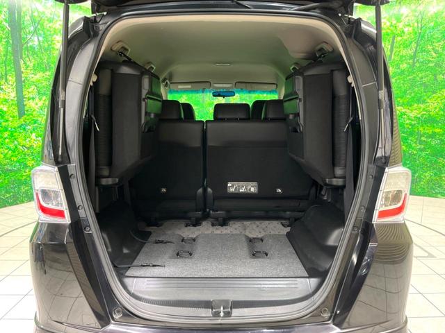 �������[���̃T�[�h�V�[�g�ł��B���ȕ������R���p�N�g�Ɏ��[�ł��A�L��ȉ׎��X�y�[�X�Ƃ��Ă��g�����������܂��I��Ԑl����ו��̗ʂȂǗ��p�V�[���ɍ��킹�ĂR��ڂ�L�����p�ł��A�Ƃ��Ă��֗���