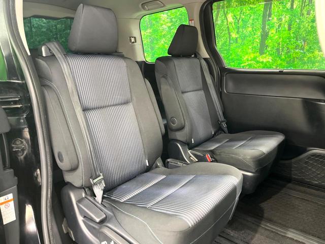 ヴォクシー ZS 純正9インチナビ 後席モニター 両側電動 バックカメラ フルセグ LEDヘッド Bluetooth ETC オートエアコン スマートキー 電動格納ミラー(9枚目)