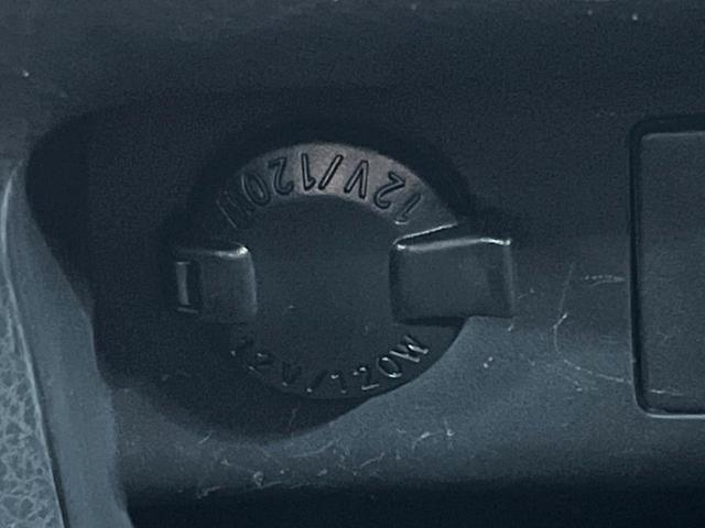 ヴォクシー ZS 純正9インチナビ 後席モニター 両側電動 バックカメラ フルセグ LEDヘッド Bluetooth ETC オートエアコン スマートキー 電動格納ミラー(43枚目)