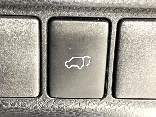 ハリアー プレミアム　ムーンルーフ　純正９インチナビ　バックカメラ　衝突軽減　レーダークルーズ　ハーフレザー　電動リアゲート　パワーシート　電子パーキング　ドラレコ　フルセグ　ＥＴＣ　Ｂｌｕｅｔｏｏｔｈ　ＬＥＤヘッド（7枚目）