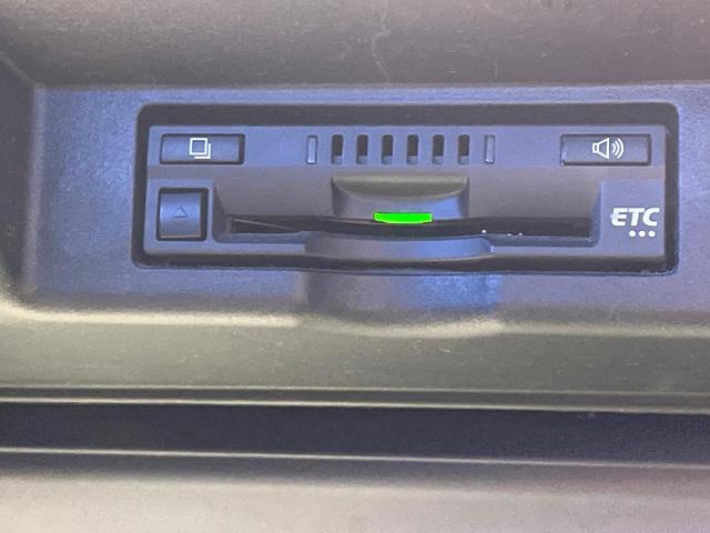 ハリアー プレミアム　ムーンルーフ　純正９インチナビ　バックカメラ　衝突軽減　レーダークルーズ　ハーフレザー　電動リアゲート　パワーシート　電子パーキング　ドラレコ　フルセグ　ＥＴＣ　Ｂｌｕｅｔｏｏｔｈ　ＬＥＤヘッド（8枚目）