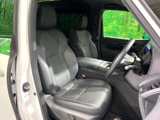 アルファードハイブリッド Ｚ　サンルーフ　ユニバーサルステップ　シグネチャーイルミブレード　純正１４インチナビ　全周囲カメラ　両側電動スライド　ＢＳＭ　衝突軽減　レーダークルーズ（8枚目）