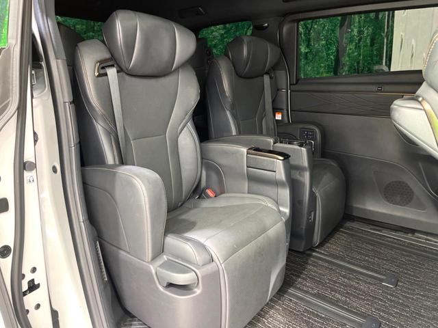 アルファードハイブリッド Ｚ　サンルーフ　ユニバーサルステップ　シグネチャーイルミブレード　純正１４インチナビ　全周囲カメラ　両側電動スライド　ＢＳＭ　衝突軽減　レーダークルーズ（9枚目）