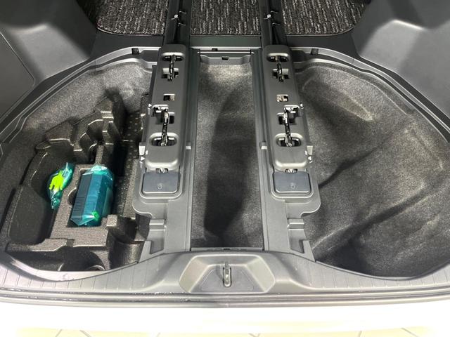 アルファードハイブリッド Ｚ　サンルーフ　ユニバーサルステップ　シグネチャーイルミブレード　純正１４インチナビ　全周囲カメラ　両側電動スライド　ＢＳＭ　衝突軽減　レーダークルーズ（33枚目）