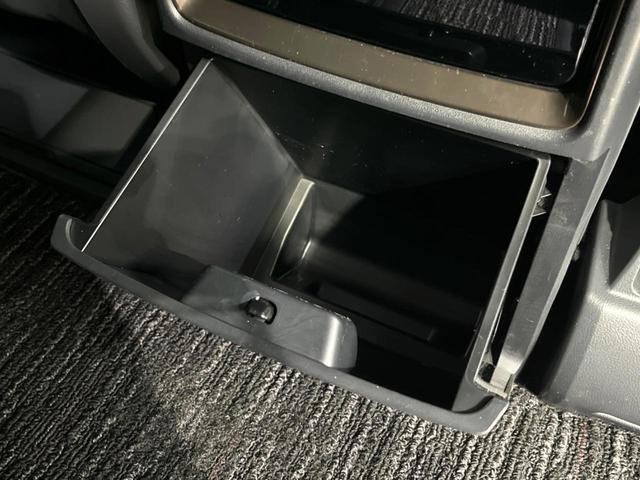 アルファードハイブリッド Ｚ　サンルーフ　ユニバーサルステップ　シグネチャーイルミブレード　純正１４インチナビ　全周囲カメラ　両側電動スライド　ＢＳＭ　衝突軽減　レーダークルーズ（39枚目）
