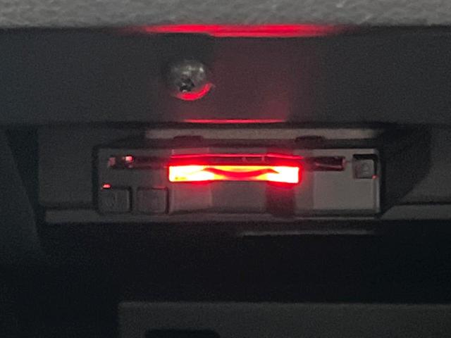 ノート Ｓ　ナビ　バックカメラ　衝突軽減　コーナーセンサー　ＥＴＣ　Ｂｌｕｅｔｏｏｔｈ　スマートキー　電子パーキング　オートエアコン　オートライト　電動格納ミラー（6枚目）