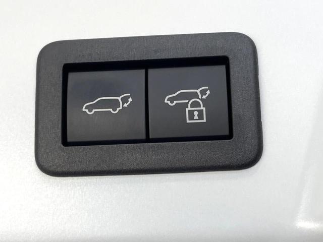 プリウス Ｚ　モデリスタエアロ　シグネチャーイルミ　純正１２インチナビ　全周囲カメラ　衝突軽減　レーダークルーズ　パワーシート　パワーバックドア　ステアリングヒーター（8枚目）