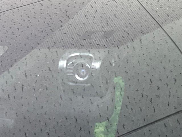 ノア ハイブリッドＧ　純正９インチナビ　両側電動　バックカメラ　禁煙車　ドラレコ　ＥＴＣ　ＬＥＤヘッド　衝突軽減　フルセグ　Ｂｌｕｅｔｏｏｔｈ　オートエアコン　オートハイビーム（7枚目）