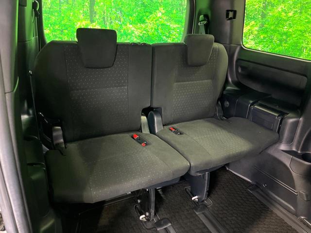 ノア ハイブリッドＧ　純正９インチナビ　両側電動　バックカメラ　禁煙車　ドラレコ　ＥＴＣ　ＬＥＤヘッド　衝突軽減　フルセグ　Ｂｌｕｅｔｏｏｔｈ　オートエアコン　オートハイビーム（10枚目）