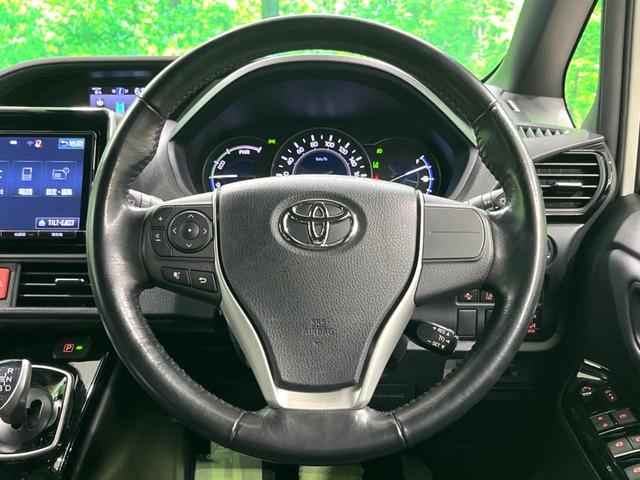 ノア ハイブリッドＧ　純正９インチナビ　両側電動　バックカメラ　禁煙車　ドラレコ　ＥＴＣ　ＬＥＤヘッド　衝突軽減　フルセグ　Ｂｌｕｅｔｏｏｔｈ　オートエアコン　オートハイビーム（12枚目）