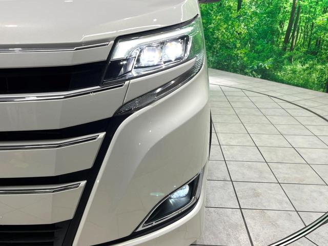 ノア ハイブリッドＧ　純正９インチナビ　両側電動　バックカメラ　禁煙車　ドラレコ　ＥＴＣ　ＬＥＤヘッド　衝突軽減　フルセグ　Ｂｌｕｅｔｏｏｔｈ　オートエアコン　オートハイビーム（13枚目）