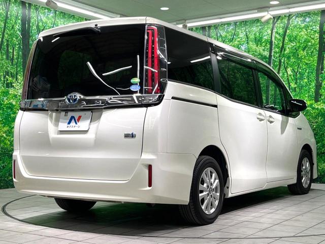 ノア ハイブリッドＧ　純正９インチナビ　両側電動　バックカメラ　禁煙車　ドラレコ　ＥＴＣ　ＬＥＤヘッド　衝突軽減　フルセグ　Ｂｌｕｅｔｏｏｔｈ　オートエアコン　オートハイビーム（18枚目）