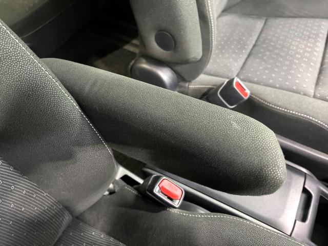 ノア ハイブリッドＧ　純正９インチナビ　両側電動　バックカメラ　禁煙車　ドラレコ　ＥＴＣ　ＬＥＤヘッド　衝突軽減　フルセグ　Ｂｌｕｅｔｏｏｔｈ　オートエアコン　オートハイビーム（52枚目）