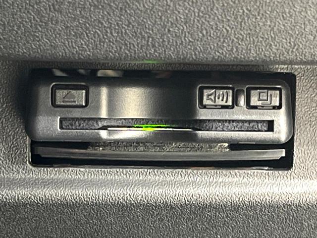 ジムニー ＸＣ　ＭＴ車　８インチナビ　バックカメラ　ＥＴＣ　４ＷＤ　衝突軽減　スマートキー　ＬＥＤヘッド　クルーズコントロール　シートヒーター　オートエアコン（5枚目）