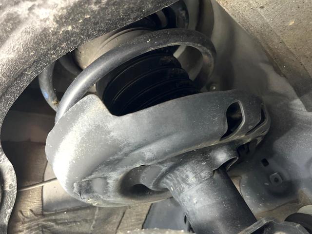 ヴォクシー Ｓ－Ｚ　７人　純正１０インチナビ　後席モニター　両側電動スライドドア　バックカメラ　ＥＴＣ　衝突軽減　レーダークルーズ　シートヒーター　電子パーキング　ＬＥＤヘッド　スマートキー（20枚目）