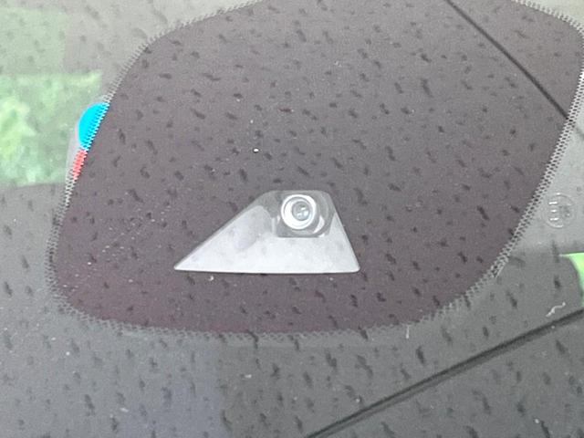 �y�C���e���W�F���g�G�}�[�W�F���V�[�u���[�L�z�t�����g�J�����őO���̎ԗ�����s�҂����m�B�Փ˂������Ȏ��͏Փ˔�Q�y���u���[�L���쓮�A�Փˉ�����T�|�[�g�B�����S�Ƀh���C�u�����y���݂��������܂��B