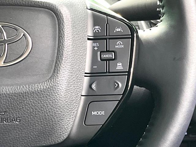 プリウス Ｚ　モデリスタエアロ　シグネチャーイルミ　１９インチモデリスタアルミホイール　純正１２インチナビ　全周囲カメラ　ＡＣ１００Ｖ　衝突軽減　レーダークルーズ　レザー調シート　　パワーシート　パワーバックドア（8枚目）