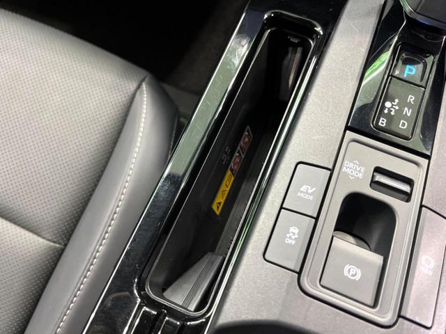 プリウス Ｚ　モデリスタエアロ　シグネチャーイルミ　１９インチモデリスタアルミホイール　純正１２インチナビ　全周囲カメラ　ＡＣ１００Ｖ　衝突軽減　レーダークルーズ　レザー調シート　　パワーシート　パワーバックドア（49枚目）