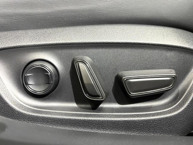 プリウス Ｚ　モデリスタエアロ　シグネチャーイルミ　１９インチモデリスタアルミホイール　純正１２インチナビ　全周囲カメラ　ＡＣ１００Ｖ　衝突軽減　レーダークルーズ　レザー調シート　　パワーシート　パワーバックドア（64枚目）