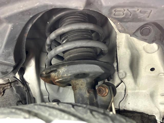 シエンタ ハイブリッドＧ　クエロ　禁煙　ＢＩＧーＸ９インチナビ　両側電動スライド　ＯＰ１６インチアルミホイール　バックカメラ　衝突軽減　ハーフレザーシート　コーナーセンサー　スマートキー　ＬＥＤヘッド　ＥＴＣ（21枚目）