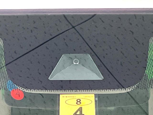 �y�z���_�Z���V���O�z���s���ɑO���̎ԗ�����F�����A�Փ˂������Ȏ��͌x��ƃu���[�L�ŏՓˉ���Ɣ�Q�y�����A�V�X�g�B�����S�Ƀh���C�u�����y���݂��������܂��B