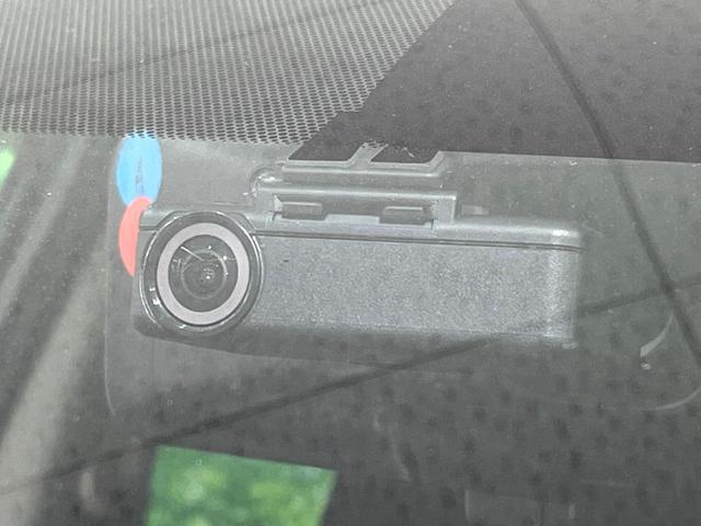 ノート ｅ－パワー　Ｘ　禁煙車　純正ナビ　全周囲カメラ　衝突軽減装置　ドラレコ　ＥＴＣ　Ｂｌｕｅｔｏｏｔｈ　デジタルインナーミラー　コーナーセンサー　ＬＥＤヘッド　純正１５インチアＡＷ　オートライト／エアコン　スマートキー（7枚目）