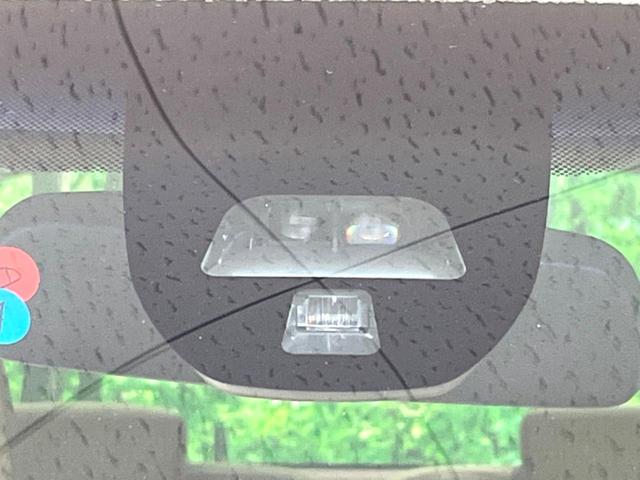 �y�V�e�B�u���[�L�A�N�e�B�u�V�X�e���z�ᑬ���s���ɑO���̎ԗ�����F�����A�Փ˂������Ȏ��͌x��ƃu���[�L�ŏՓˉ���Ɣ�Q�y�����A�V�X�g�B�����S�Ƀh���C�u�����y���݂��������܂��B