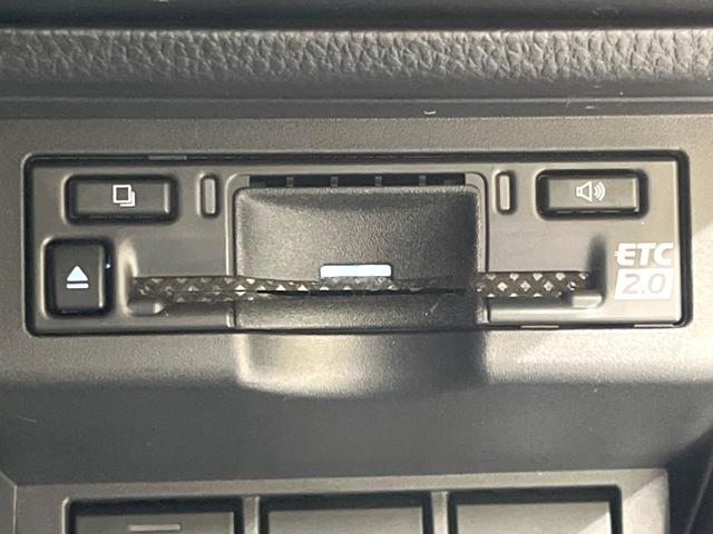 プリウス Ｚ　純正１２インチナビ　全周囲カメラ　黒革シート　衝突軽減　レーダークルーズ　パワーバックドア　ステアリングヒーター　ＥＴＣ２．０　ＡＣ１００Ｖ（8枚目）