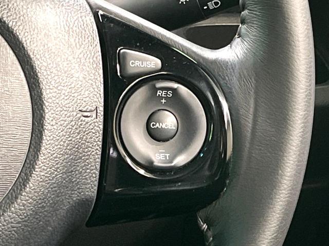 �y�N���[�Y�R���g���[���z�������H�����N���N���s�B�A�N�Z���𗣂��Ă���葬�x�ő��s���ł��A�������^�]���̕��S���y���I�����E�������ȒP�ȃX�C�b�`����Œ����ł��܂��B