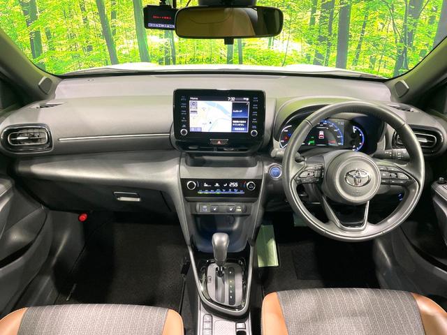 ヤリスクロス ハイブリッドZ アドベンチャー 純正8型ナビ 全周囲カメラ 禁煙車 セーフティセンス レーダークルーズ ブラインドスポットモニター ハーフレザーシート パワーシート シート/ハンドルヒーター LEDヘッド/フォグ ドラレコ ETC(2枚目)