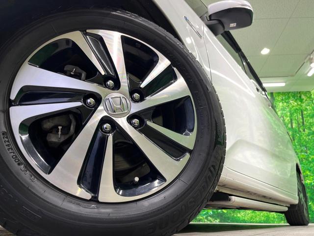 �y�����P�T�C���`�A���~�z�C�[���z�O�ςɃ}�b�`���������A���~�z�C�[���𑕒����Ă���܂��B�e��ЊO�A���~�z�C�[����A�X�^�b�h���X�^�C�����戵�����Ă���܂��B���񂲑��k����������