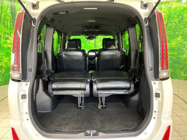 ノア ハイブリッドSi フリップダウン 両側電動ドア 純正9インチナビ バックカメラ 衝突軽減 禁煙車 ドラレコ コーナーセンサー スマートキー LEDヘッド ビルトインETC レーダークルーズ 純正16インチアルミ(13枚目)