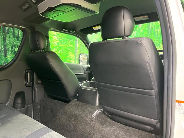 ハイエースバン スーパーＧＬ　ダークプライムＩＩ　両側電動ドア　純正ＳＤナビ　後席モニター　全周囲カメラ　衝突被害軽減システム　禁煙車　ハーフレザーシート　コーナーセンサー　スマートキー　ＬＥＤヘッド　ＥＴＣ２．０　クルコン　純正１５インチアルミ（33枚目）