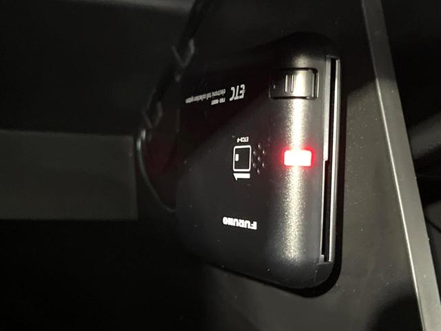 スペーシアギア ハイブリッドＸＺ　両側電動ドア　衝突被害軽減システム　禁煙車　コーナーセンサー　スマートキー　ＬＥＤヘッド　ＥＴＣ　純正１４インチアルミ　オートハイビーム　オートライト　オートエアコン　Ｂｌｕｅｔｏｏｔｈ　ＣＤ（8枚目）