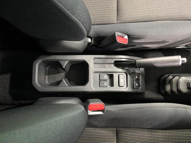 ジムニーノマド ＦＣ　４ＷＤ　ＳＤナビ　バックカメラ　衝突被害軽減システム　禁煙車　コーナーセンサー　スマートキー　ＬＥＤヘッド　ＥＴＣ　クルコン　純正１５インチアルミ　車線逸脱警報　オートライト　デュアルエアコン（42枚目）