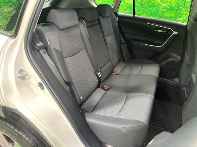 ＲＡＶ４ Ｘ　純正ディスプレイ　バックカメラ　衝突被害軽減システム　レーダークルーズ　禁煙車　コーナーセンサー　スマートキー　ＬＥＤヘッド　ビルトインＥＴＣ　純正１８インチアルミ　車線逸脱警報　オートライト（10枚目）