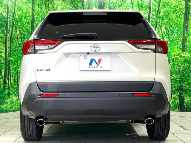 ＲＡＶ４ Ｘ　純正ディスプレイ　バックカメラ　衝突被害軽減システム　レーダークルーズ　禁煙車　コーナーセンサー　スマートキー　ＬＥＤヘッド　ビルトインＥＴＣ　純正１８インチアルミ　車線逸脱警報　オートライト（16枚目）
