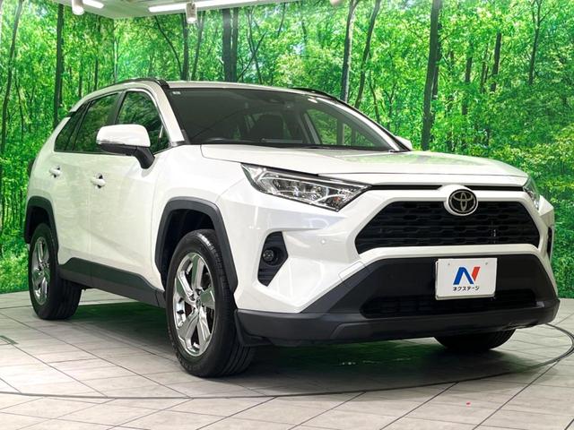 ＲＡＶ４ Ｘ　純正ディスプレイ　バックカメラ　衝突被害軽減システム　レーダークルーズ　禁煙車　コーナーセンサー　スマートキー　ＬＥＤヘッド　ビルトインＥＴＣ　純正１８インチアルミ　車線逸脱警報　オートライト（17枚目）