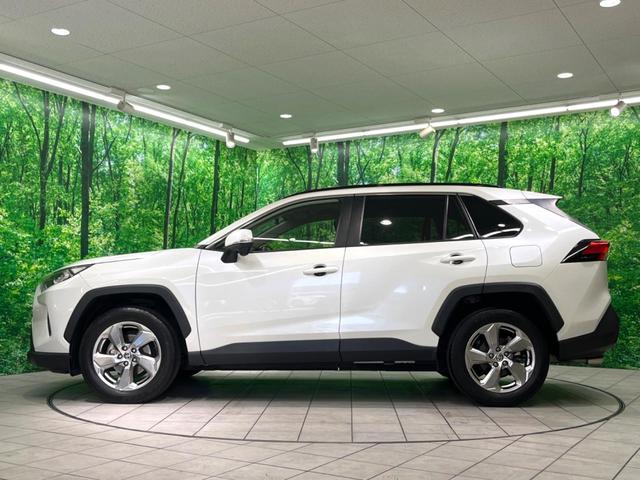 ＲＡＶ４ Ｘ　純正ディスプレイ　バックカメラ　衝突被害軽減システム　レーダークルーズ　禁煙車　コーナーセンサー　スマートキー　ＬＥＤヘッド　ビルトインＥＴＣ　純正１８インチアルミ　車線逸脱警報　オートライト（23枚目）