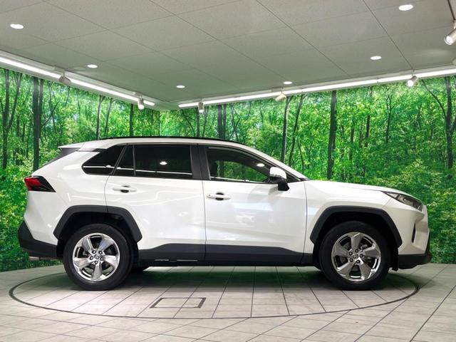 ＲＡＶ４ Ｘ　純正ディスプレイ　バックカメラ　衝突被害軽減システム　レーダークルーズ　禁煙車　コーナーセンサー　スマートキー　ＬＥＤヘッド　ビルトインＥＴＣ　純正１８インチアルミ　車線逸脱警報　オートライト（24枚目）