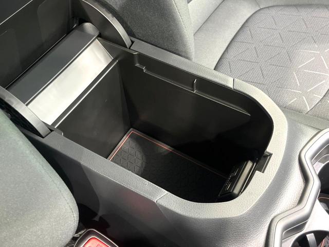 ＲＡＶ４ Ｘ　純正ディスプレイ　バックカメラ　衝突被害軽減システム　レーダークルーズ　禁煙車　コーナーセンサー　スマートキー　ＬＥＤヘッド　ビルトインＥＴＣ　純正１８インチアルミ　車線逸脱警報　オートライト（47枚目）