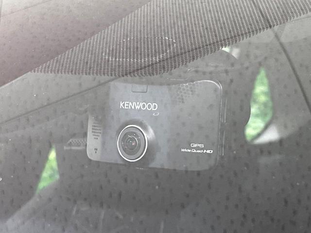 ＲＡＶ４ Ｘ　純正ディスプレイ　バックカメラ　衝突被害軽減システム　レーダークルーズ　禁煙車　コーナーセンサー　スマートキー　ＬＥＤヘッド　ビルトインＥＴＣ　純正１８インチアルミ　車線逸脱警報　オートライト（51枚目）