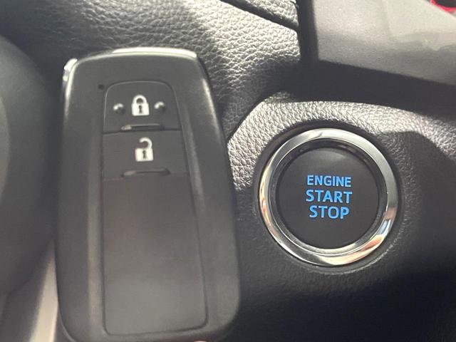 ＲＡＶ４ Ｘ　純正ディスプレイ　バックカメラ　衝突被害軽減システム　レーダークルーズ　禁煙車　コーナーセンサー　スマートキー　ＬＥＤヘッド　ビルトインＥＴＣ　純正１８インチアルミ　車線逸脱警報　オートライト（54枚目）